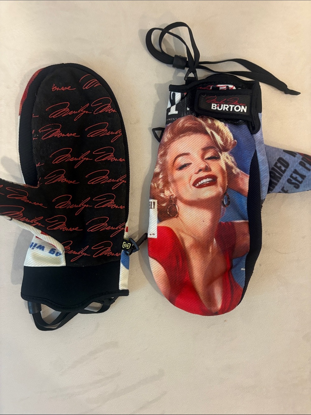 Burton Women’s Black & Red Marilyn Print Snow Mittens